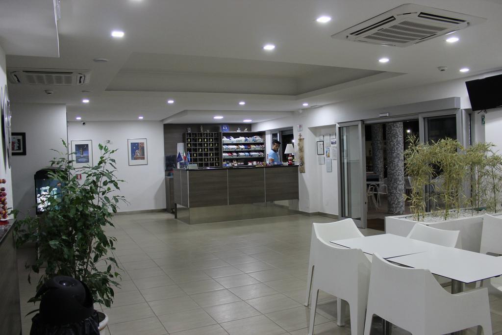Hotel Poseidon Corigliano Calabro Exterior photo